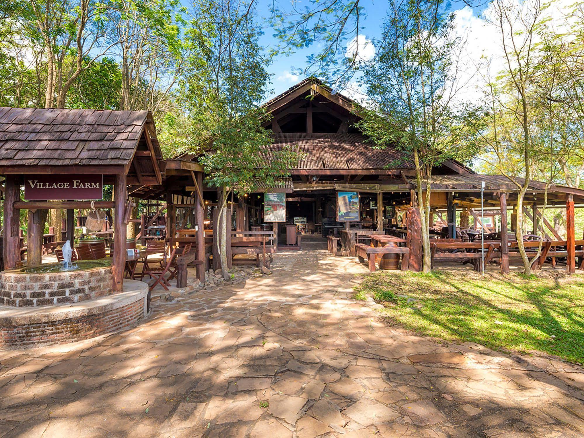 Village Farm And Winery Wang Nam Khiao Exterior photo